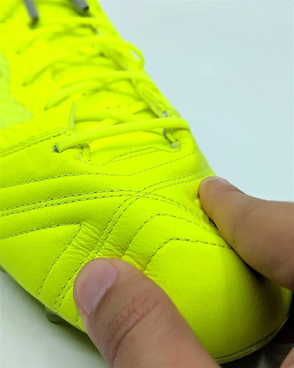 Leather upper on ASICS Ultrezza AI